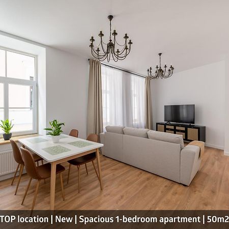 Spacious 1-Bedroom Apartment In The Heart Of Old Town Riga Luaran gambar